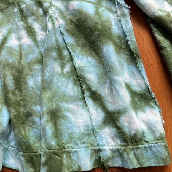 Maison Cherie Green Batik Jacket - Picture 7 of 9